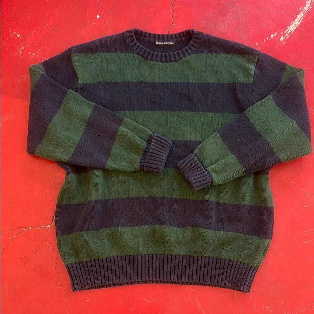 Brandy Melville Black and Green Crewneck Sweater